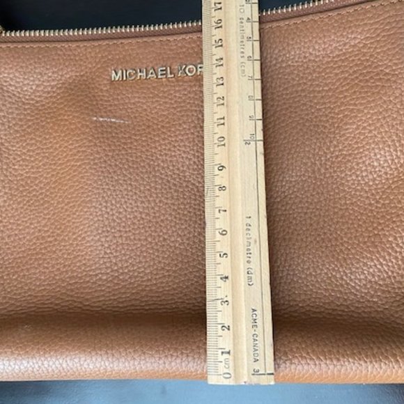 Authentic Beige Michael Kors Crossbody Logo Purse - Picture 8 of 10